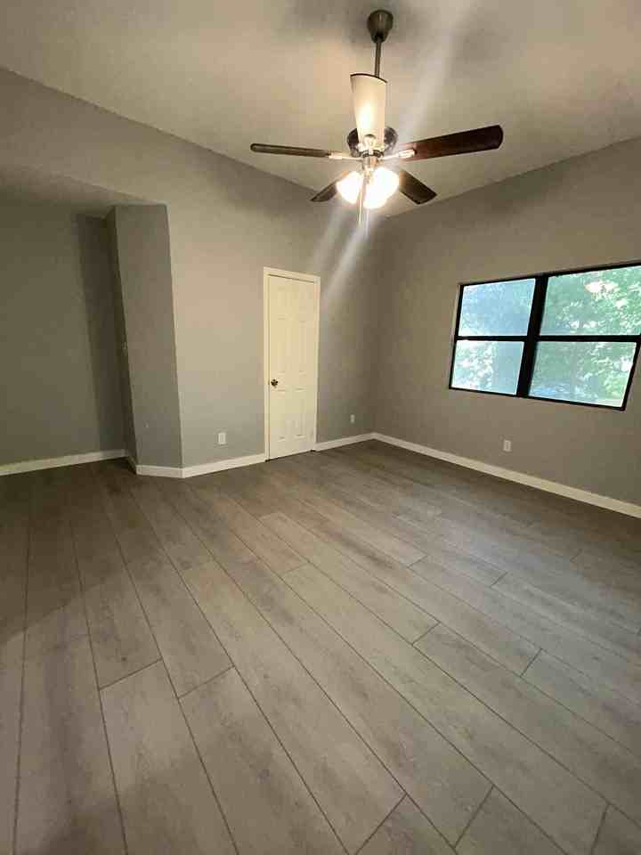314 W Clarendon Dr - Photo 7 of 10