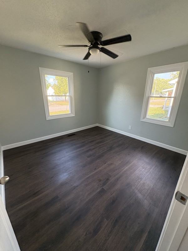 1021 Smith St - Photo 3 of 12