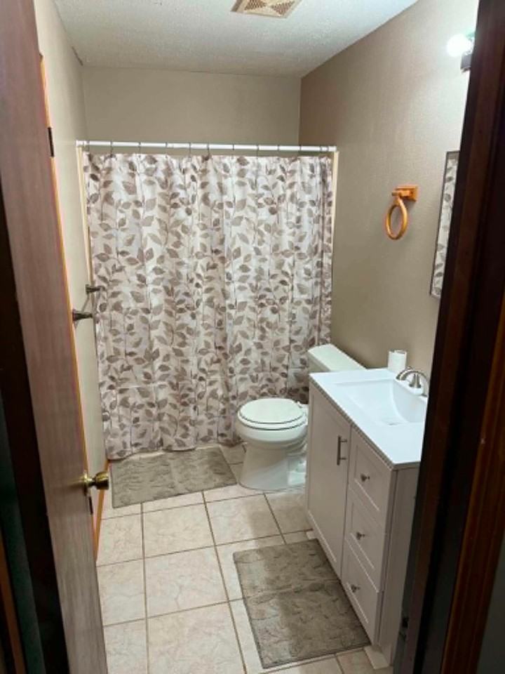 208 N Marlen Ct - Photo 5 of 12
