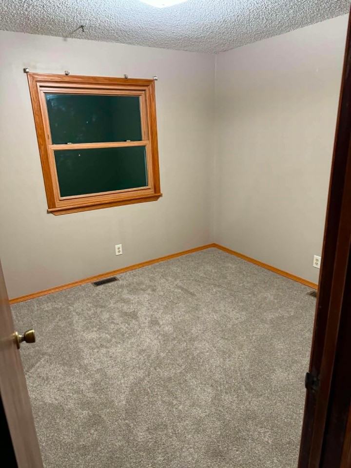208 N Marlen Ct - Photo 7 of 12