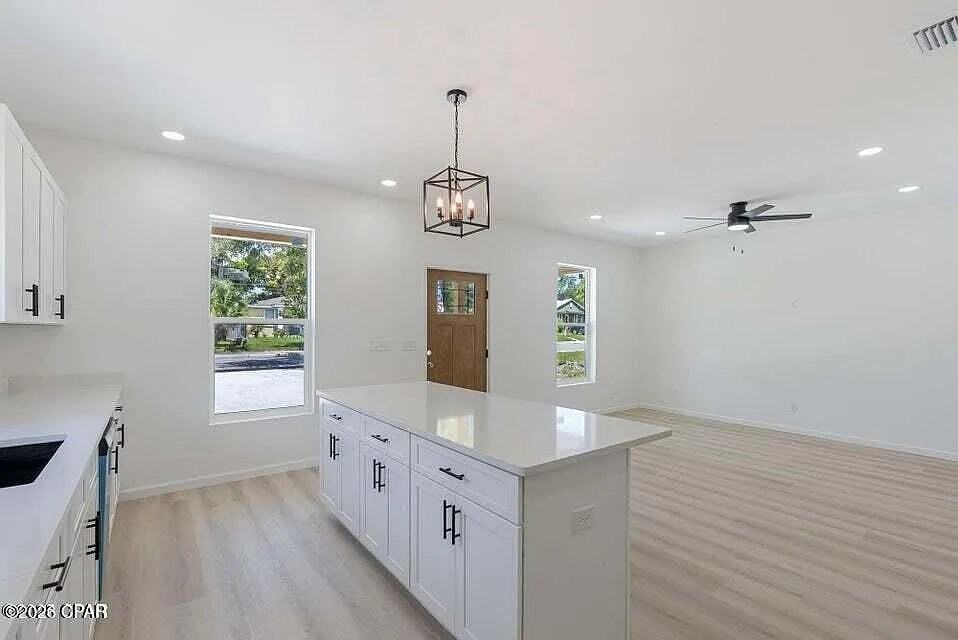 2514 N Bonita Ave - Photo 2 of 12