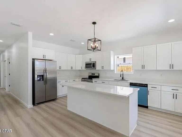 2514 N Bonita Ave - Photo 3 of 12