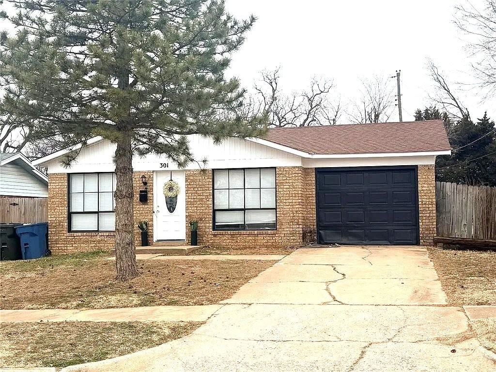 301 Winding Ln