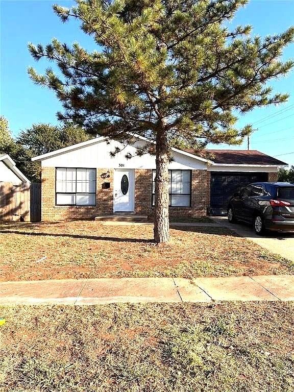 301 Winding Ln - Photo 2 of 12