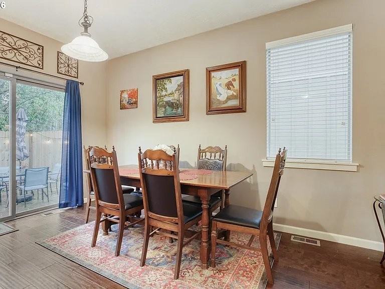 179 Crestwood St - Photo 3 of 16