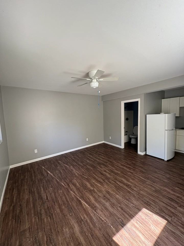 329 W South St #1 - Photo 2 of 5