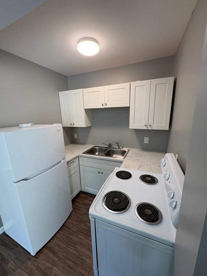 329 W South St #1 - Photo 3 of 5