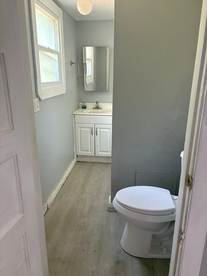 4240 S St #4 - Photo 5 of 15