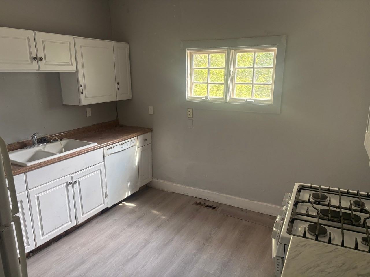 4240 S St #4 - Photo 6 of 15