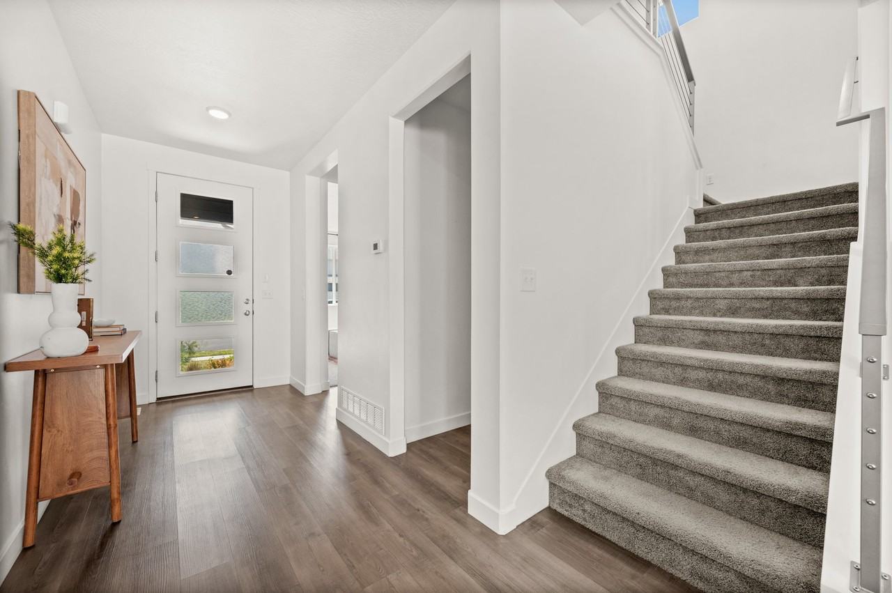 858 W Wickham Dr - Photo 4 of 32