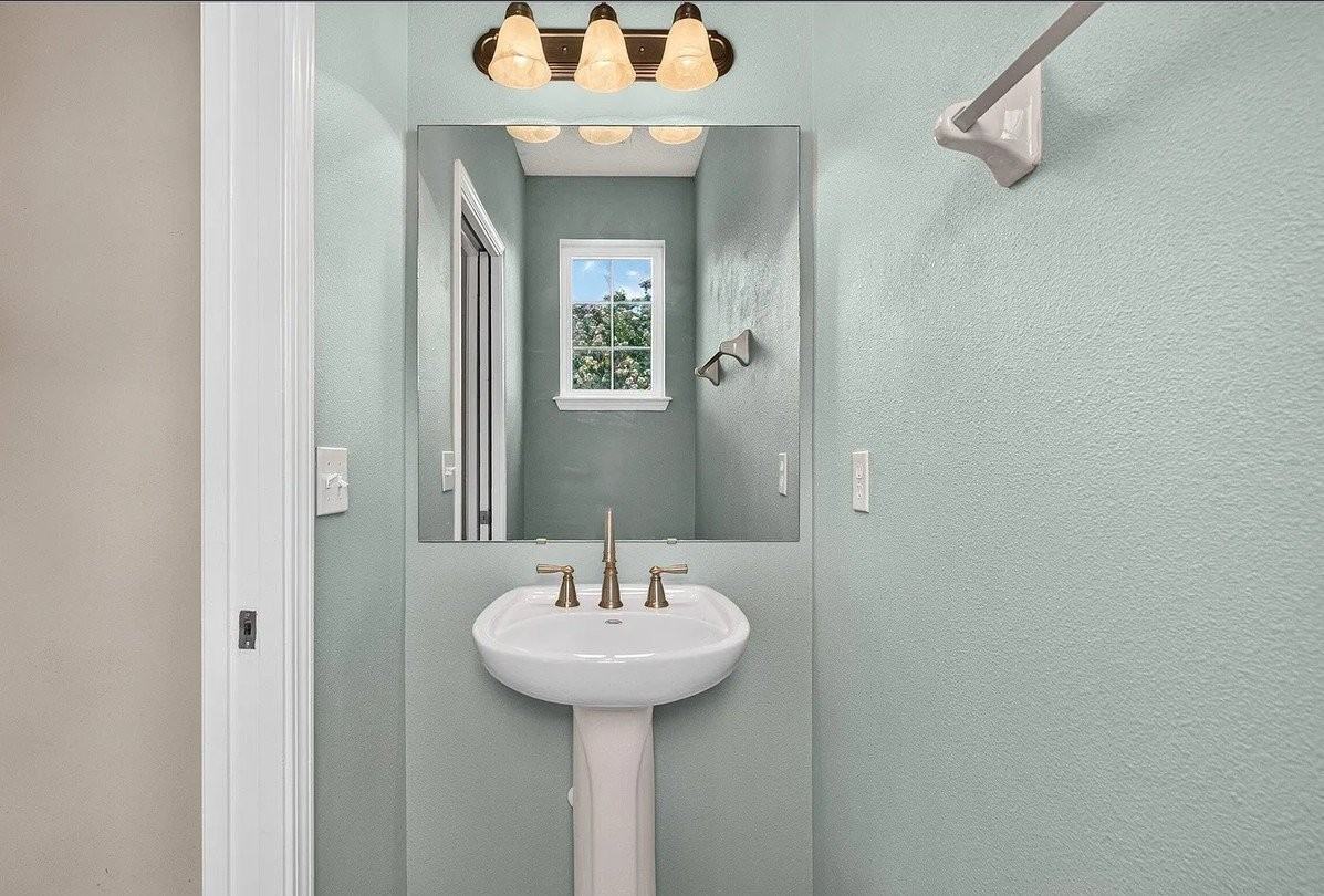 72 Amistad Dr - Photo 7 of 33