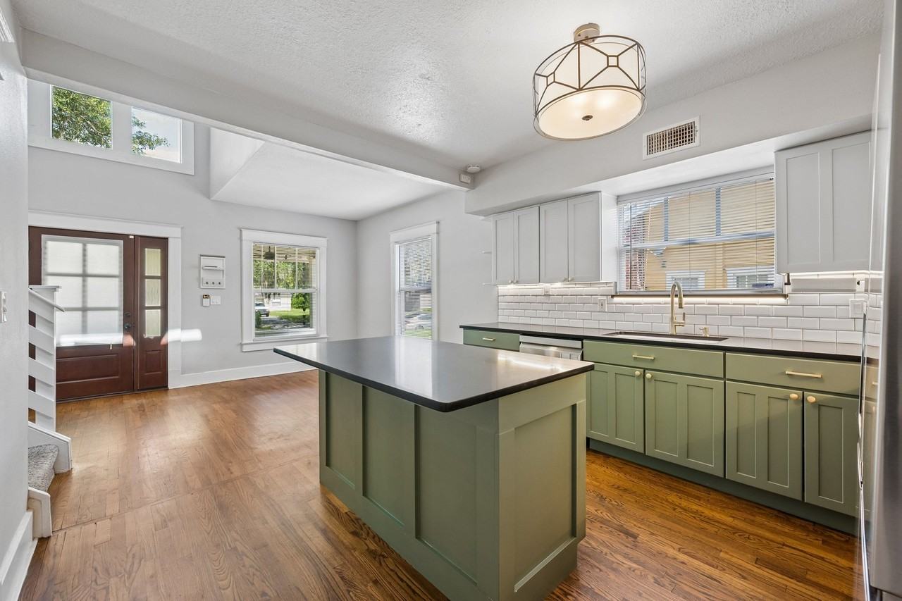 809 N Hyer Ave - Photo 6 of 21