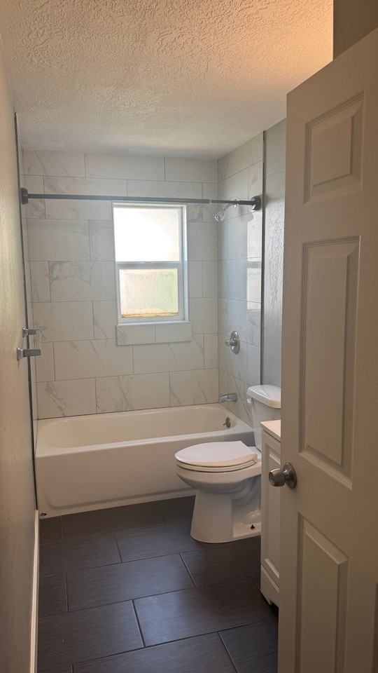 1170 W Illinois Ave - Photo 4 of 8