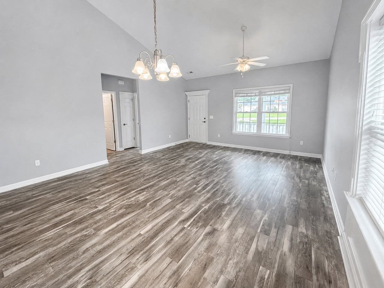 264 Archdale St - Photo 3 of 19