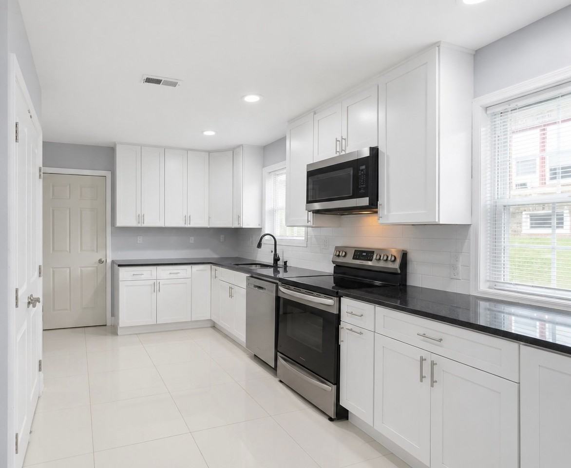 154 Central Ave - Photo 5 of 14