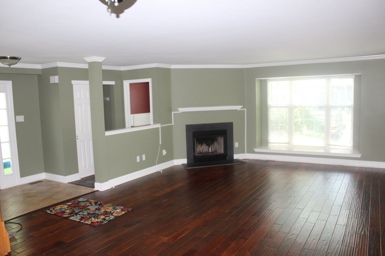 102 Whistling Swan Ln - Photo 2 of 10