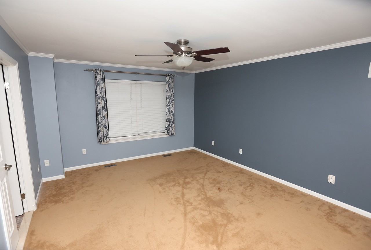 102 Whistling Swan Ln - Photo 5 of 10