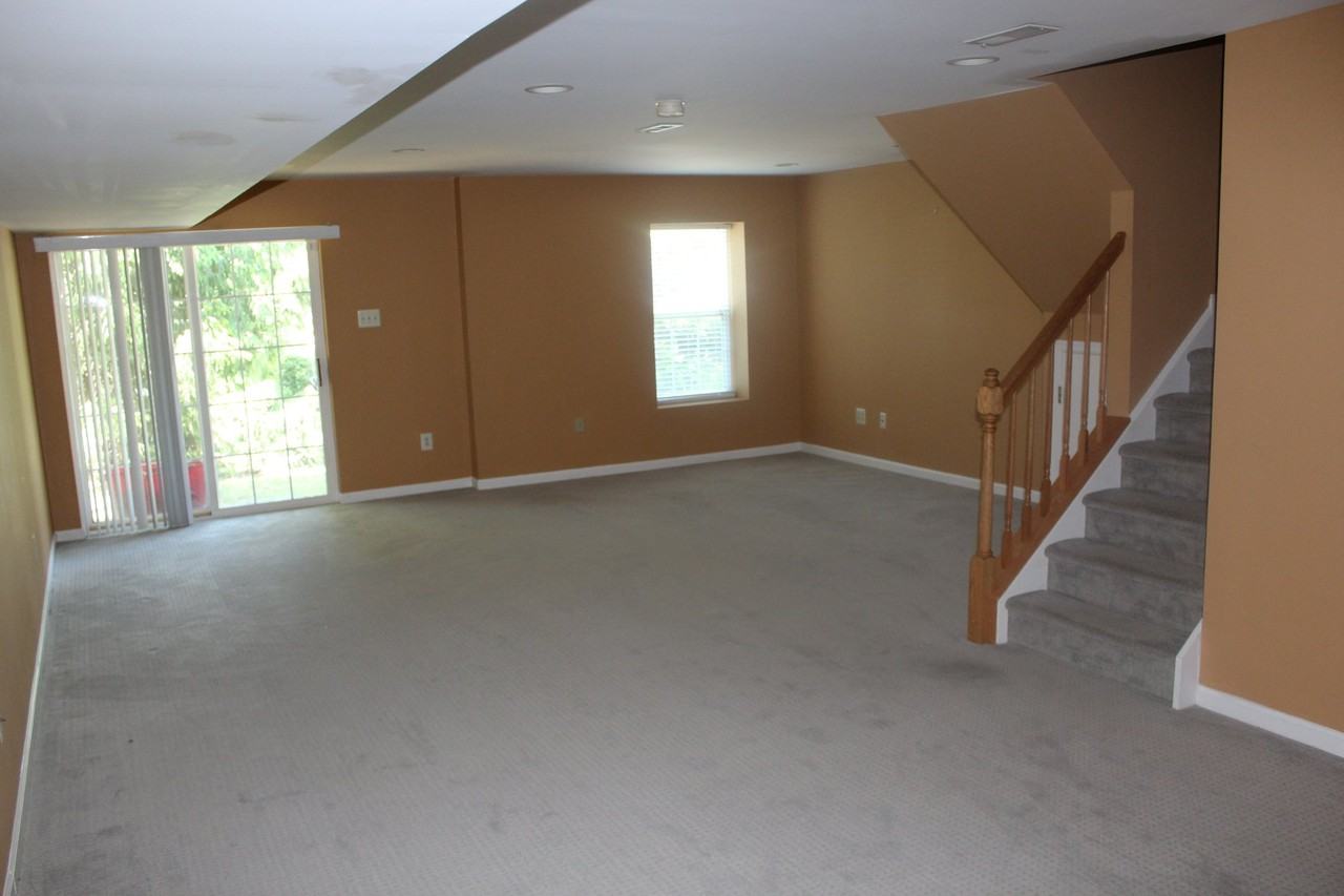 102 Whistling Swan Ln - Photo 6 of 10