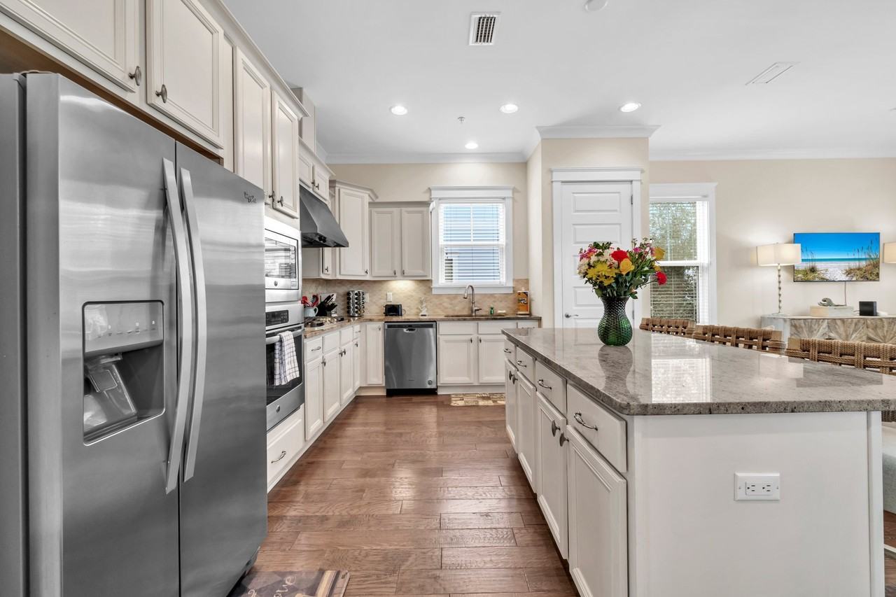 111 Emerald Beach Way - Photo 3 of 19
