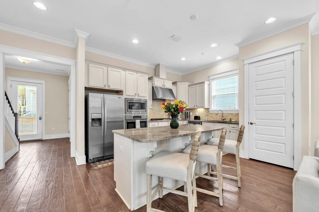 111 Emerald Beach Way - Photo 4 of 19