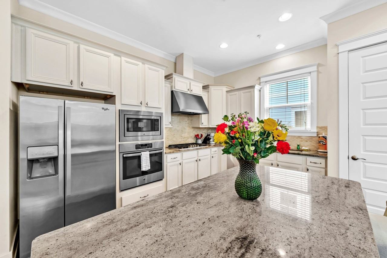 111 Emerald Beach Way - Photo 5 of 19