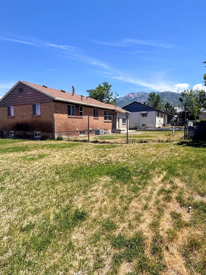 309 E Ave - Photo 2 of 18