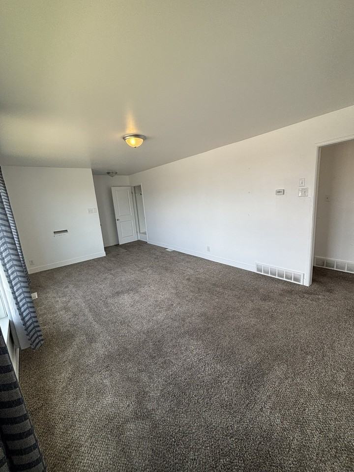 309 E Ave - Photo 4 of 18