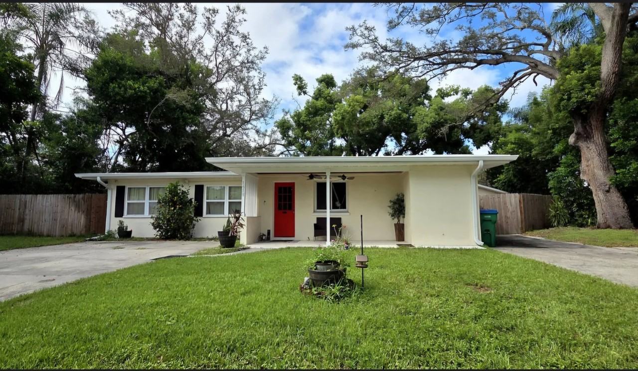 1610 Valencia St - Photo 2 of 14