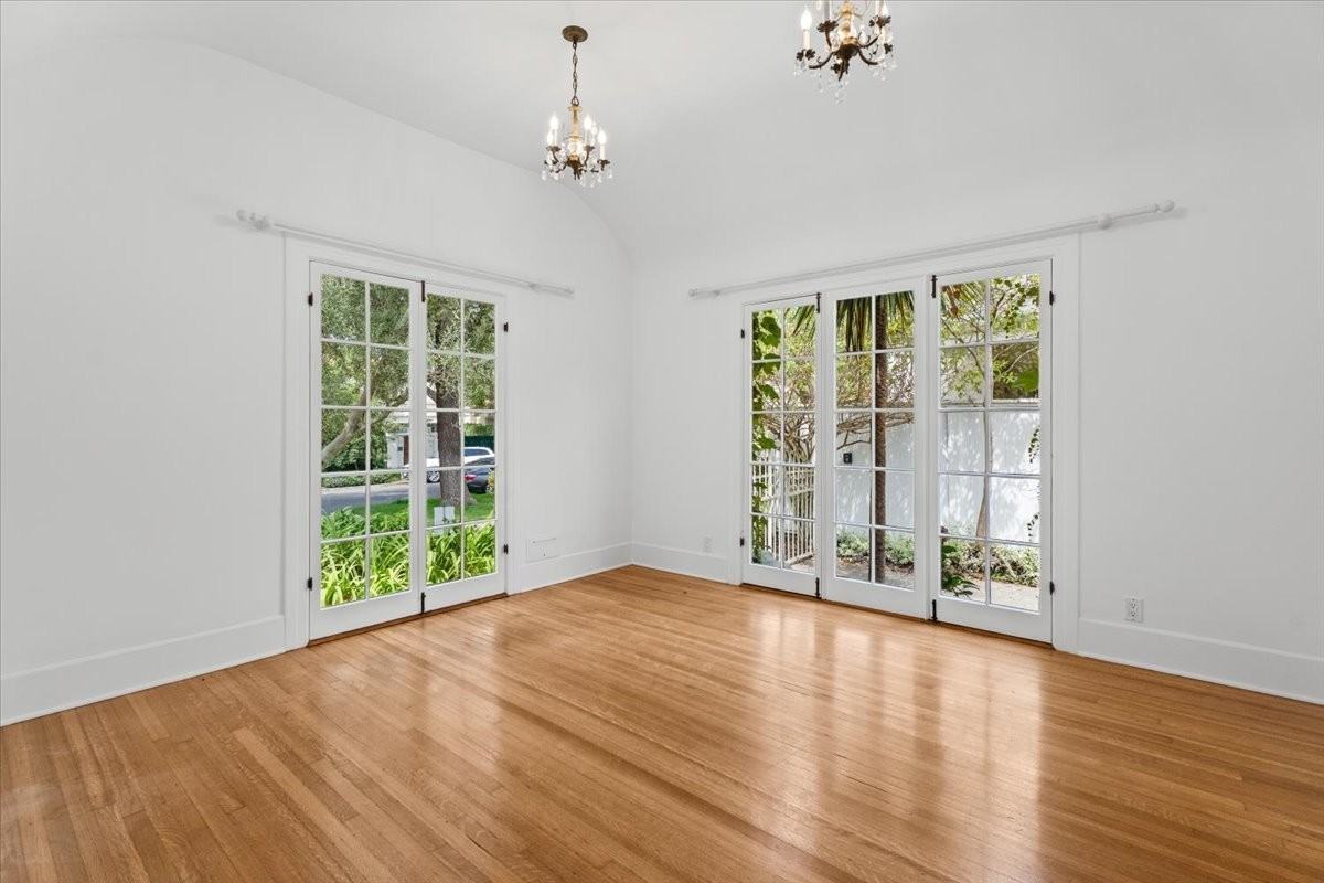 229 15th St - Photo 6 of 20