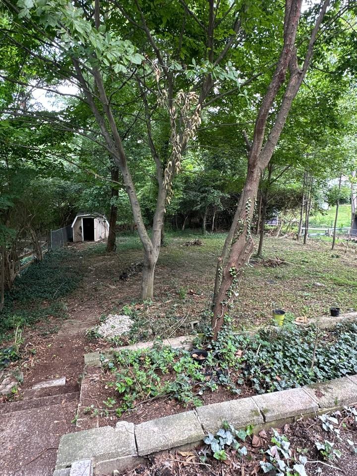 2845 Dunaway Ave - Photo 3 of 18