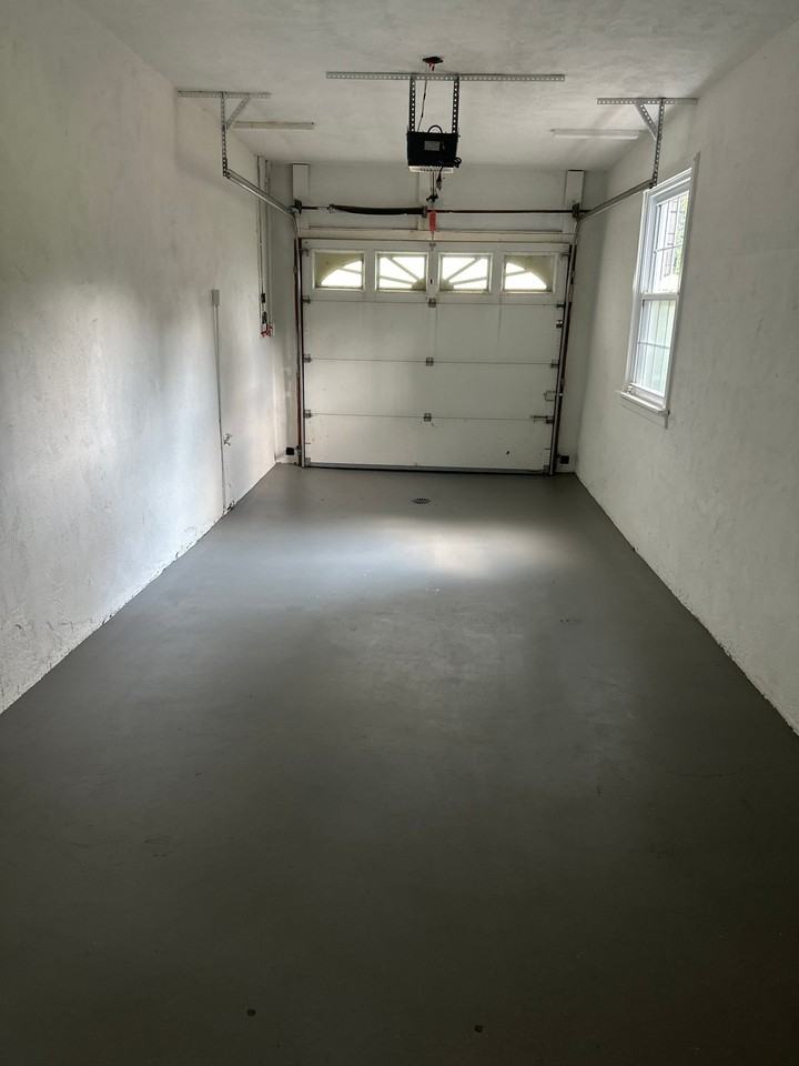 2845 Dunaway Ave - Photo 4 of 18