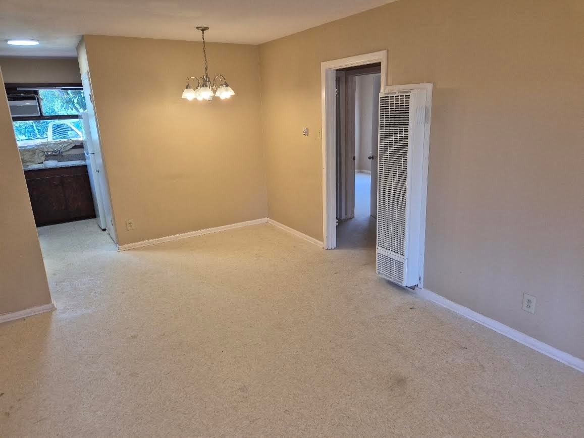 935 Avondale Ave #935 - Photo 4 of 13