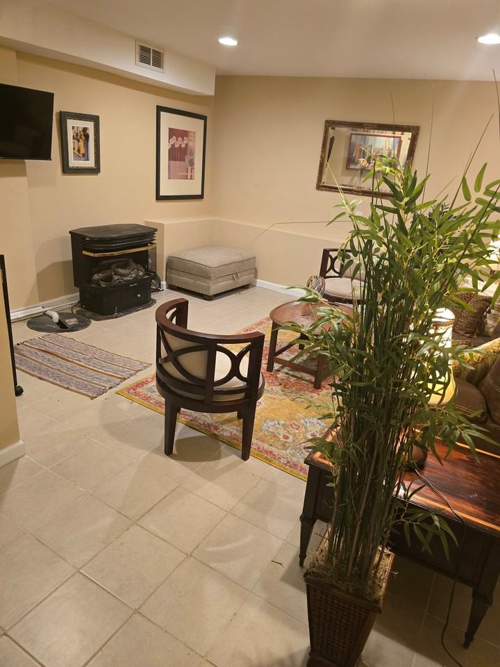 1921 Spruce Dr Nw #100 - Photo 6 of 20