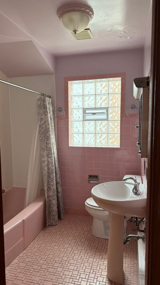 2555 N Nordica Ave #1 - Photo 2 of 15