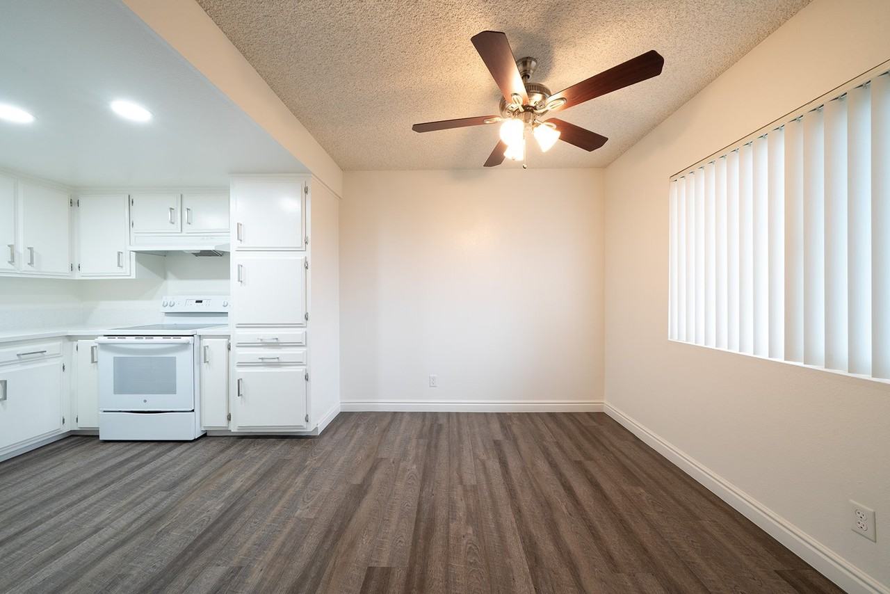 1145 Meadow Lake Dr #04 - Photo 4 of 12