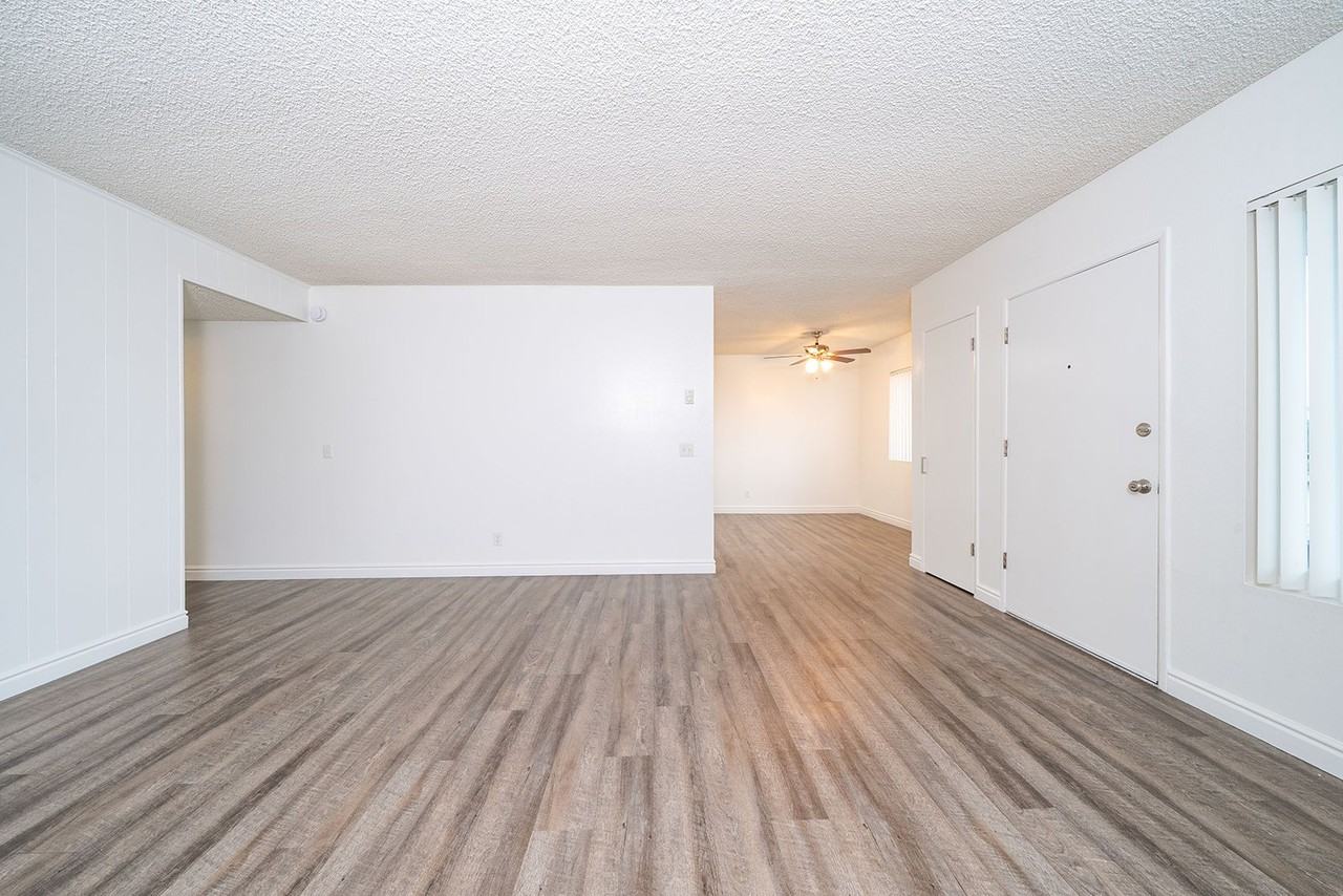 1145 Meadow Lake Dr #04 - Photo 5 of 12