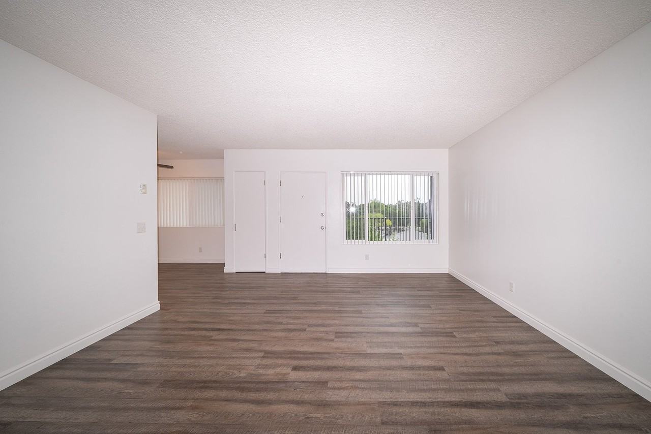 1145 Meadow Lake Dr #04 - Photo 6 of 12
