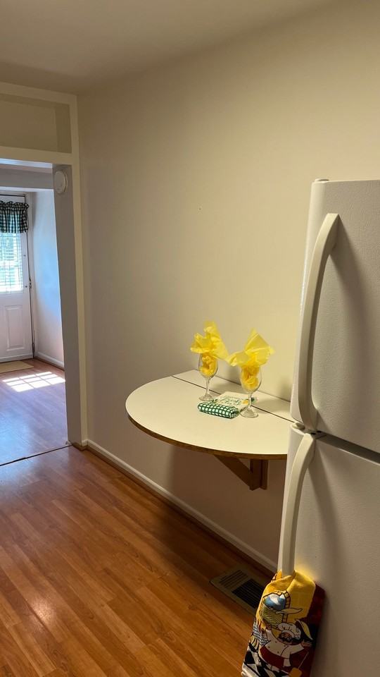 14 Lower Oak St - Photo 4 of 12