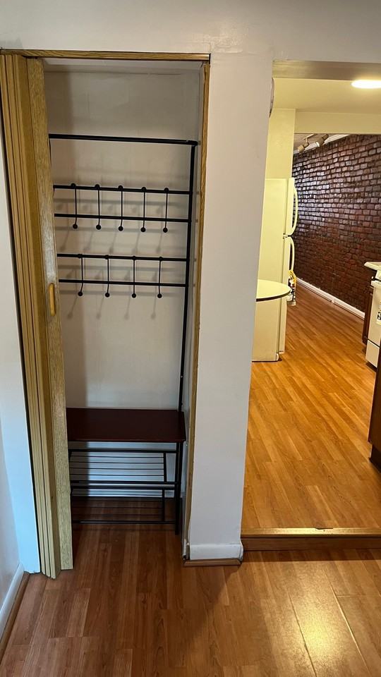 14 Lower Oak St - Photo 7 of 12