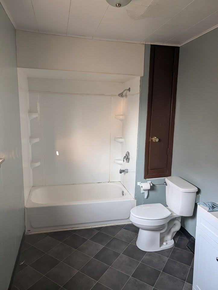 120 Custer Ave #2 - Photo 2 of 6