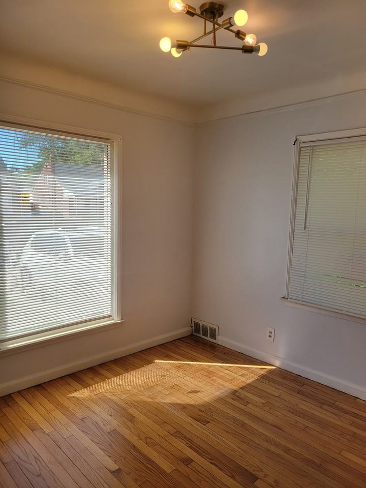 10794 Marne St - Photo 3 of 8