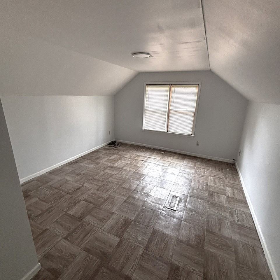 10794 Marne St - Photo 7 of 8