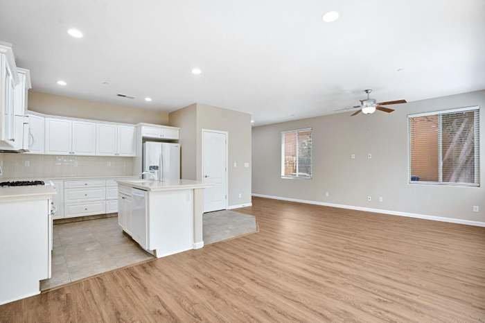 3270 Alps Ln - Photo 5 of 19