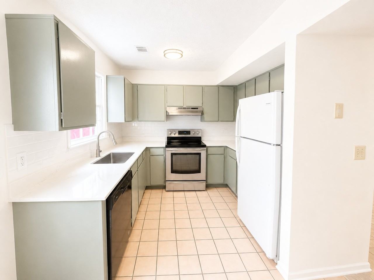 1323 Sweet Pine Dr - Photo 6 of 15