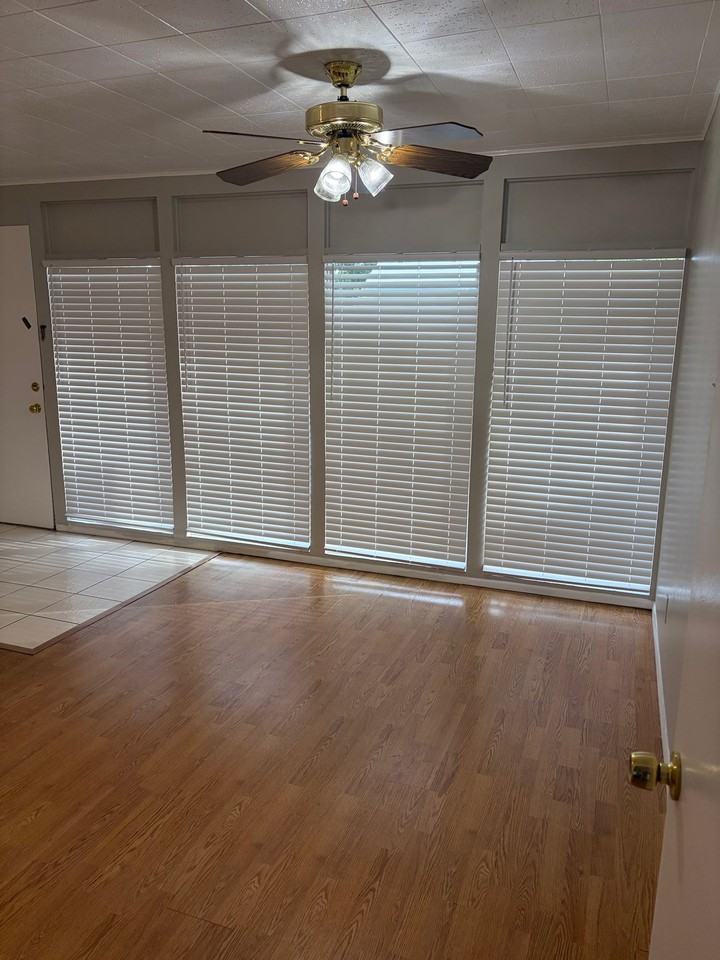 396 Tudor Ave - Photo 2 of 10