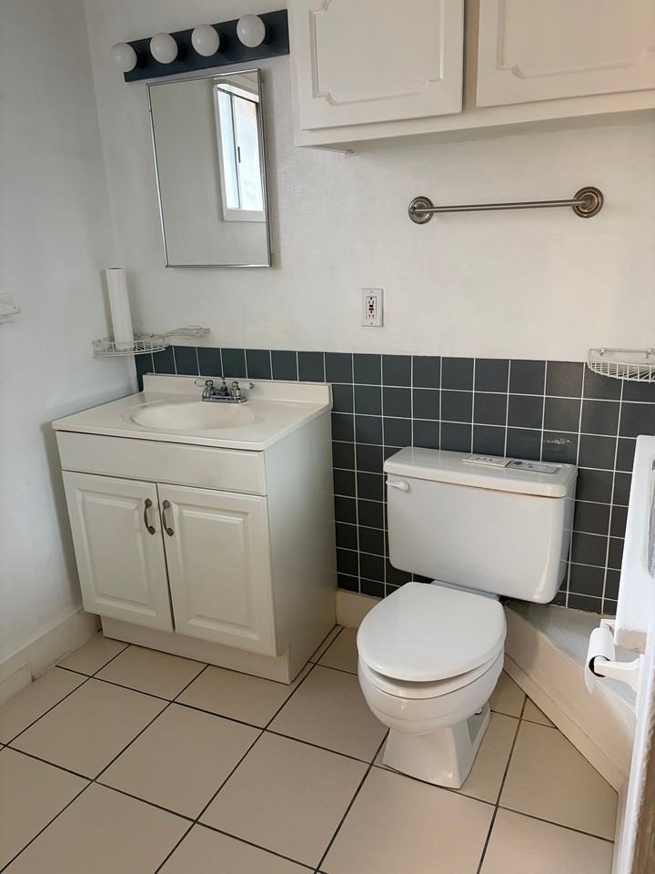 396 Tudor Ave - Photo 6 of 10