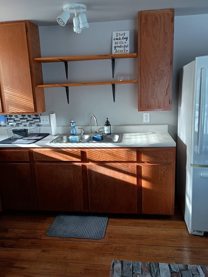 1012 E 5th Ave - Photo 2 of 4