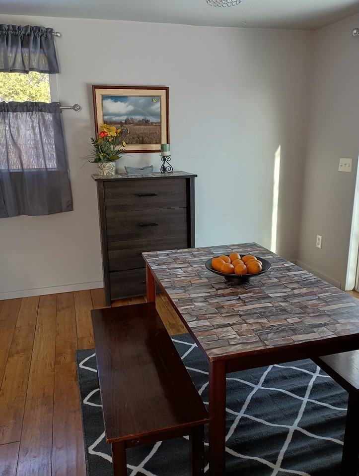 1012 E 5th Ave - Photo 3 of 4