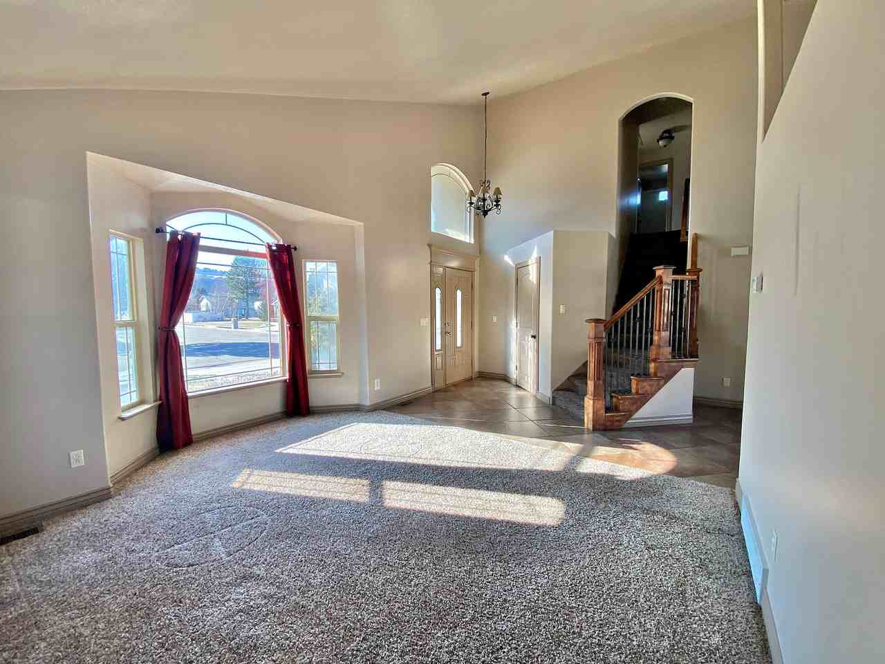 2410 E View Dr - Photo 3 of 20