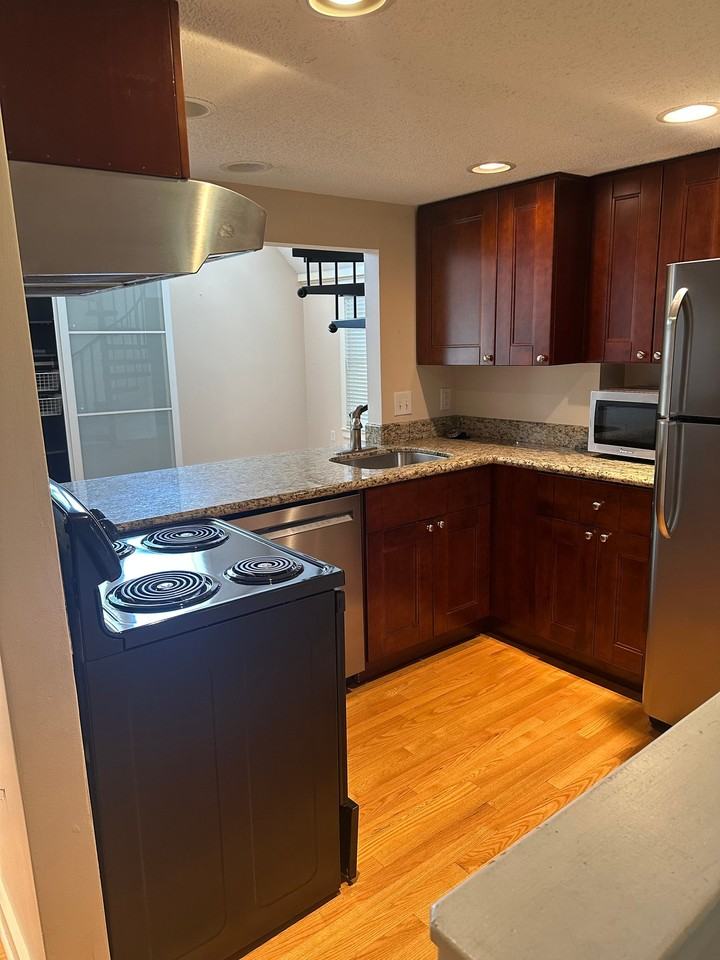 969 Neil Ave - Photo 3 of 6